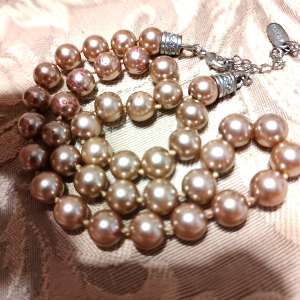 🤎▪️🤎 Divine Vintage 90's Mocha Hand Knotted Faux Pearl & Silver Necklace